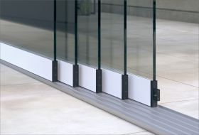 Greenline Glasschiebewand weiß (4,5 M - 5 spurig)